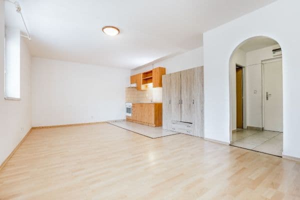 Pronájem bytu 1+kk 40 m², Náměstí míru, Protivín Pronájem bytu 1+kk 40 m², Náměstí míru, Protivín