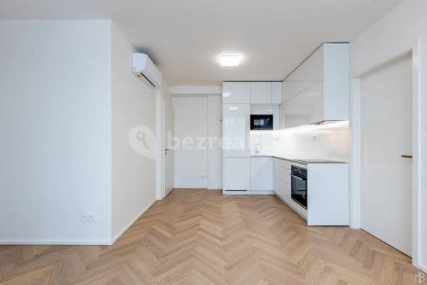 Pronájem bytu 2+kk 47 m², 5. května, Praha, Praha