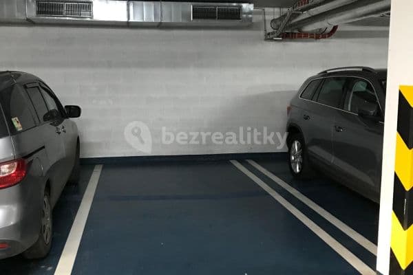 Pronájem garáže 17 m², U Hostavického potoka, Praha Pronájem garáže 17 m², U Hostavického potoka, Praha