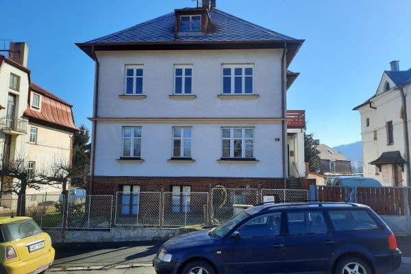 Pronájem bytu 2+1 70 m², U Trati, Karlovy Vary Pronájem bytu 2+1 70 m², U Trati, Karlovy Vary