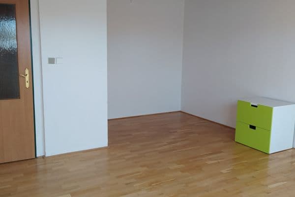 Pronájem bytu 2+1 64 m², Hejnická, Praha Pronájem bytu 2+1 64 m², Hejnická, Praha