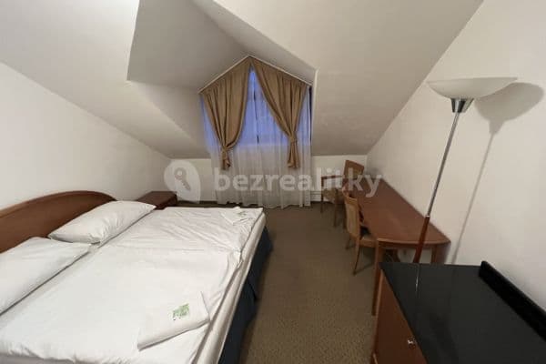 Pronájem bytu Garsoniéra 25 m², Poděbradská, Praha, Praha