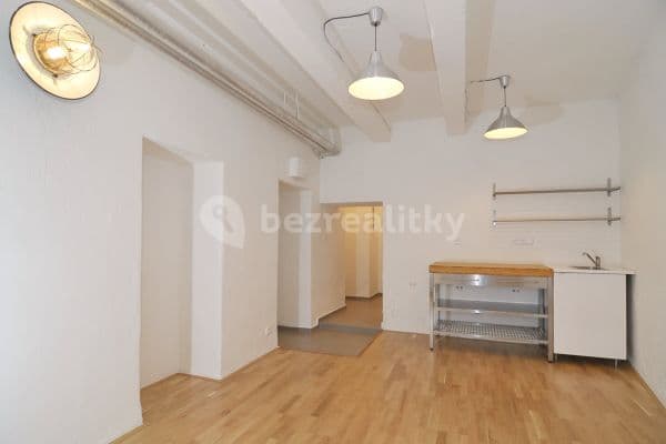 Pronájem bytu 1+kk 23 m², Přístavní, Praha Pronájem bytu 1+kk 23 m², Přístavní, Praha