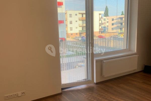 Pronájem bytu 1+kk 30 m², Armádní, Milovice Pronájem bytu 1+kk 30 m², Armádní, Milovice