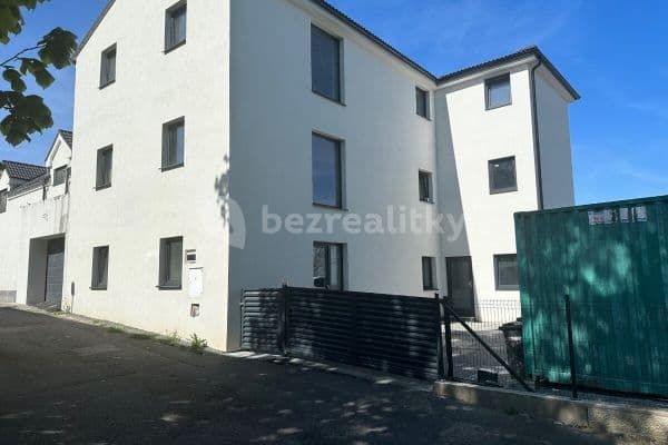 Pronájem bytu 2+kk 72 m², Masarykovo nám., Říčany Pronájem bytu 2+kk 72 m², Masarykovo nám., Říčany