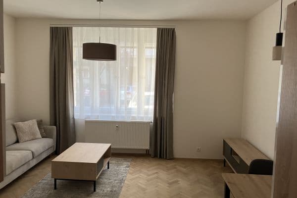 Pronájem bytu 2+kk 56 m², Přemyslovská, Praha Pronájem bytu 2+kk 56 m², Přemyslovská, Praha