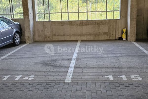 Pronájem garáže 15 m², Drnovská, Hlavní město Praha Pronájem garáže 15 m², Drnovská, Hlavní město Praha