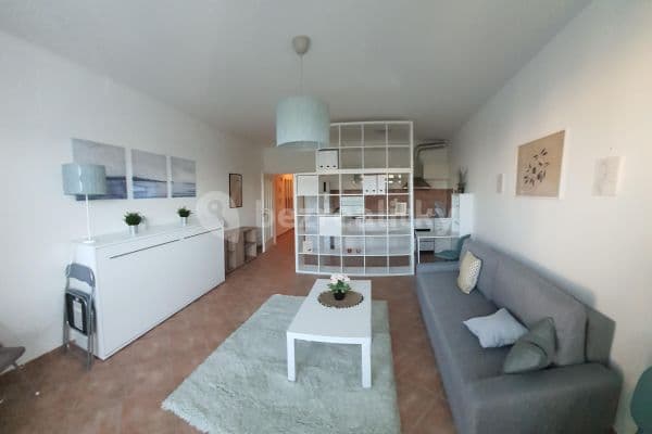 Pronájem bytu 1+kk 38 m², Suchdolské náměstí, Hlavní město Praha Pronájem bytu 1+kk 38 m², Suchdolské náměstí, Hlavní město Praha