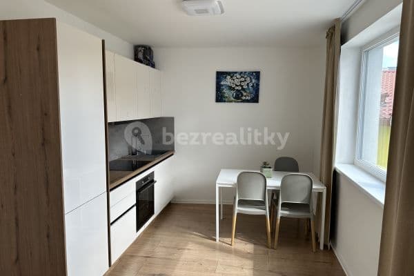 Pronájem bytu 1+kk 38 m², Praha Pronájem bytu 1+kk 38 m², Praha