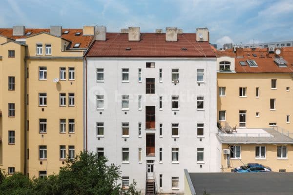 Prodej bytu 1+kk 28 m², Sinkulova, Praha