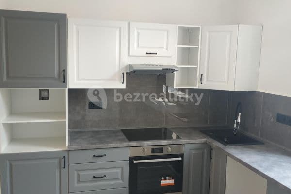 Pronájem bytu 4+1 100 m², Nádražní, Sedlčany Pronájem bytu 4+1 100 m², Nádražní, Sedlčany