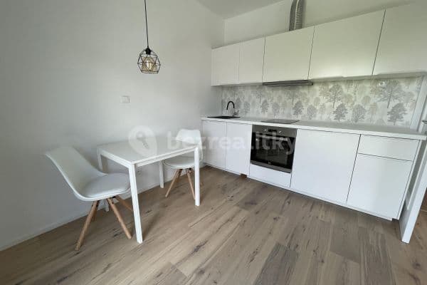 Pronájem bytu 1+kk 33 m², Kurandové, Praha Pronájem bytu 1+kk 33 m², Kurandové, Praha