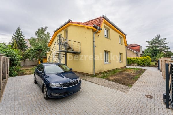 Pronájem bytu 3+1 398 m², V Rybníčkách, Praha Pronájem bytu 3+1 398 m², V Rybníčkách, Praha