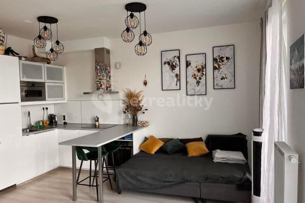 Pronájem bytu 1+kk 36 m², Emy Destinové, Jinočany Pronájem bytu 1+kk 36 m², Emy Destinové, Jinočany