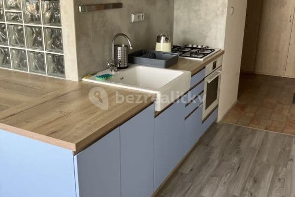 Pronájem bytu 2+1 65 m², Svazarmovská, Rožnov pod Radhoštěm Pronájem bytu 2+1 65 m², Svazarmovská, Rožnov pod Radhoštěm