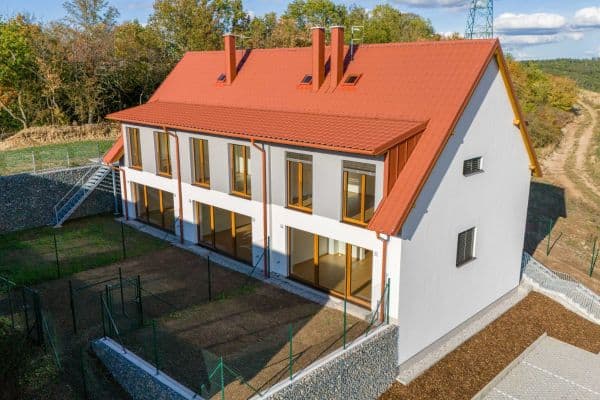Prodej domu 106 m², pozemek 147 m², Mořina Prodej domu 106 m², pozemek 147 m², Mořina