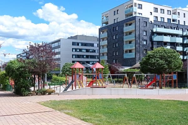 Pronájem bytu 2+kk 60 m², náměstí Junkových, Praha Pronájem bytu 2+kk 60 m², náměstí Junkových, Praha