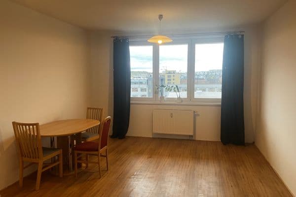 Pronájem bytu 1+kk 31 m², Podkovářská, Praha Pronájem bytu 1+kk 31 m², Podkovářská, Praha