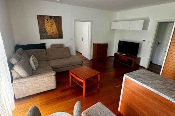 Pronájem bytu 3+kk 65 m², Trojmezní, Šestajovice Pronájem bytu 3+kk 65 m², Trojmezní, Šestajovice