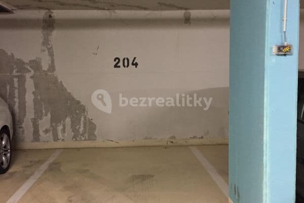 Pronájem garáže 12 m², Sluneční náměstí, Praha Pronájem garáže 12 m², Sluneční náměstí, Praha