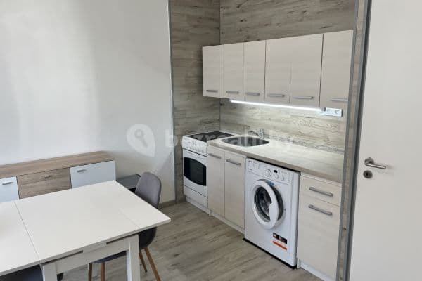Pronájem bytu 1+1 38 m², Tuchomyšlská, Chlumec Pronájem bytu 1+1 38 m², Tuchomyšlská, Chlumec