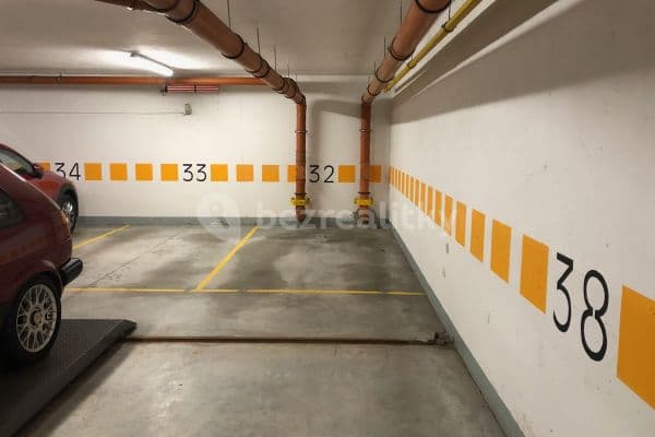 Pronájem garáže 18 m², U Kříže, Praha