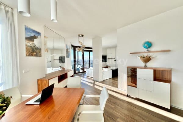 Pronájem bytu 3+kk 123 m², Ke Kapslovně, Praha Pronájem bytu 3+kk 123 m², Ke Kapslovně, Praha