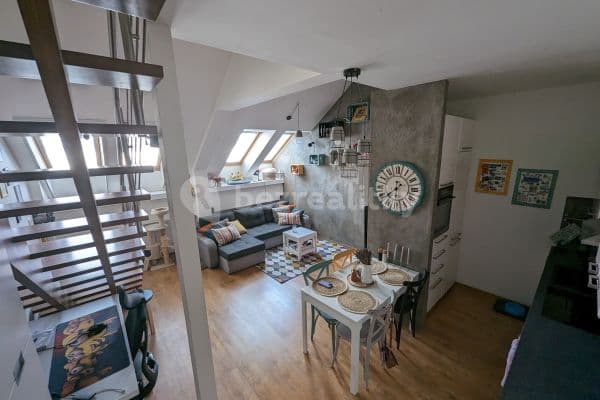 Pronájem bytu 2+kk 71 m², Stará, Brno Pronájem bytu 2+kk 71 m², Stará, Brno