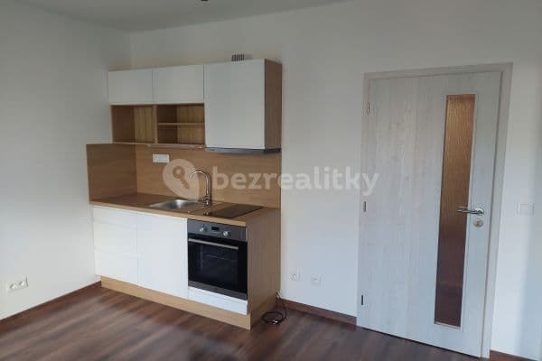 Pronájem bytu 2+kk 35 m², Nádražní, Stíčany Pronájem bytu 2+kk 35 m², Nádražní, Stíčany