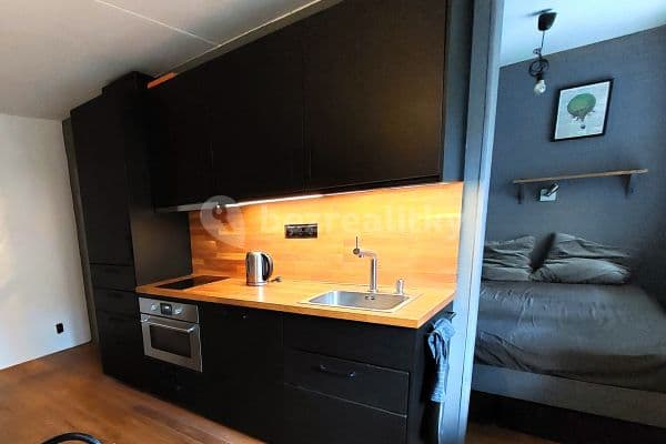 Pronájem bytu 1+kk 27 m², Českolipská, Praha Pronájem bytu 1+kk 27 m², Českolipská, Praha