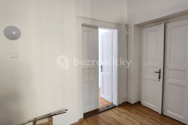 Pronájem bytu 1+1 33 m², Plzeňská, Praha Pronájem bytu 1+1 33 m², Plzeňská, Praha