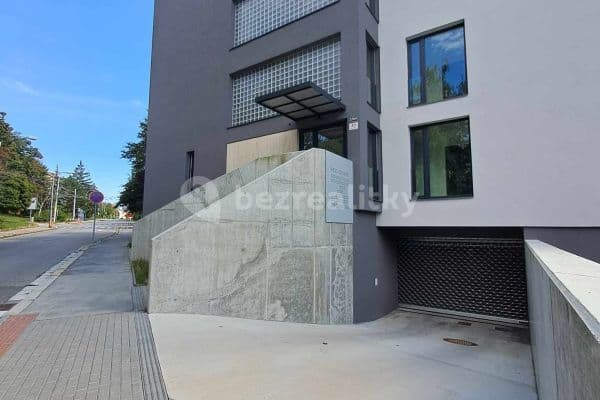 Pronájem garáže 12 m², Brno, Jihomoravský kraj Pronájem garáže 12 m², Brno, Jihomoravský kraj