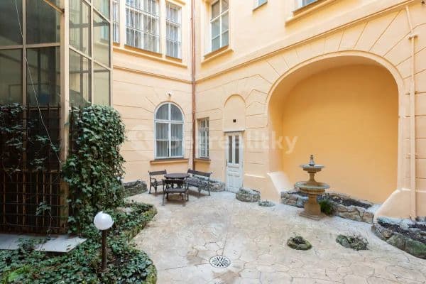 Prodej bytu 3+1 89 m², Smetanovo nábřeží, Hlavní město Praha