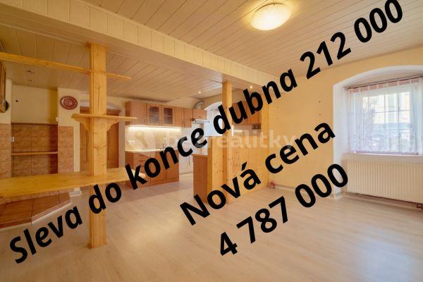 Prodej domu 222 m², pozemek 439 m², 