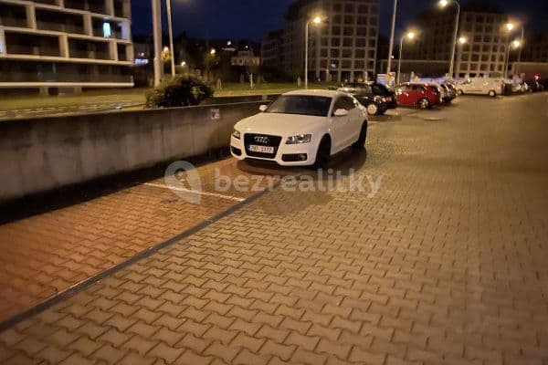 Pronájem garáže 13 m², Počernická, Praha Pronájem garáže 13 m², Počernická, Praha