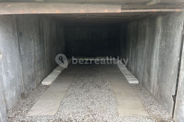 Pronájem garáže 14 m², Glinkova, Praha Pronájem garáže 14 m², Glinkova, Praha