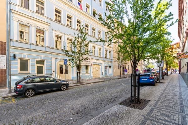 Pronájem bytu 1+kk 30 m², Záhřebská, Praha Pronájem bytu 1+kk 30 m², Záhřebská, Praha