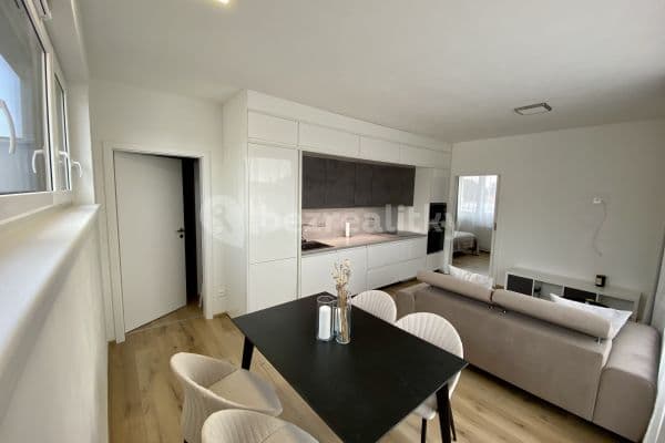 Pronájem bytu 2+kk 52 m², Východní, Pardubice Pronájem bytu 2+kk 52 m², Východní, Pardubice