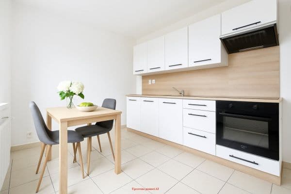 Pronájem bytu 4+1 73 m², Slovenská, Pronájem bytu 4+1 73 m², Slovenská,