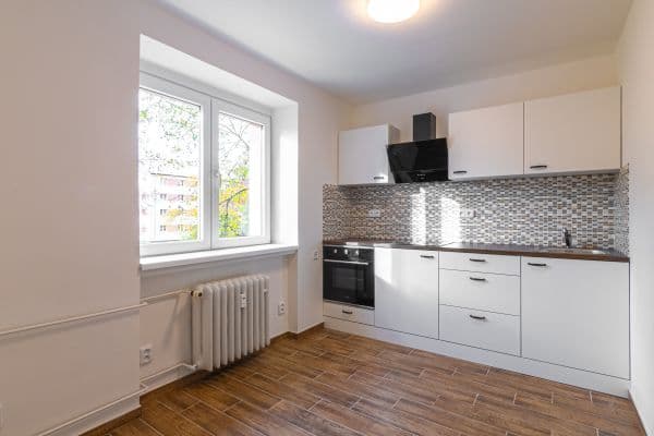 Pronájem bytu 1+1 29 m², Vítězná, Kladno Pronájem bytu 1+1 29 m², Vítězná, Kladno
