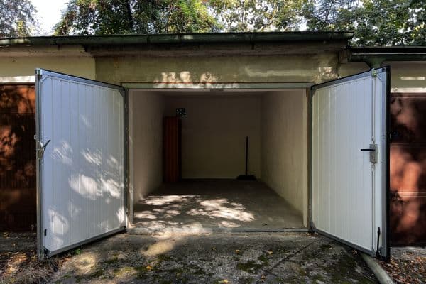 Pronájem garáže 18 m², Na Korábě, Praha Pronájem garáže 18 m², Na Korábě, Praha