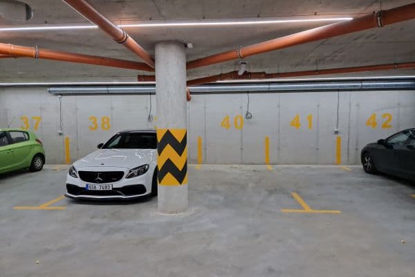 Pronájem garáže 12 m², K Barrandovu, Praha Pronájem garáže 12 m², K Barrandovu, Praha