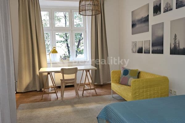 Pronájem bytu 1+kk 27 m², Čajkovského, Praha Pronájem bytu 1+kk 27 m², Čajkovského, Praha