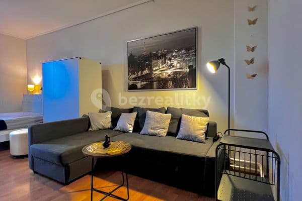 Pronájem bytu 1+1 50 m², Tylovo náměstí, Praha Pronájem bytu 1+1 50 m², Tylovo náměstí, Praha