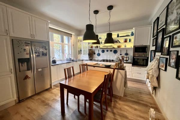 Pronájem bytu 4+1 134 m², Lopatecká, Praha Pronájem bytu 4+1 134 m², Lopatecká, Praha