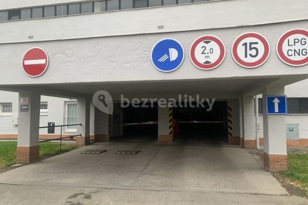 Pronájem garáže 16 m², Voroněžská, Brno Pronájem garáže 16 m², Voroněžská, Brno