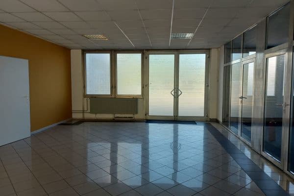 Pronájem nebytového prostoru 173 m², Za Mototechnou, Hlavní město Praha Pronájem nebytového prostoru 173 m², Za Mototechnou, Hlavní město Praha