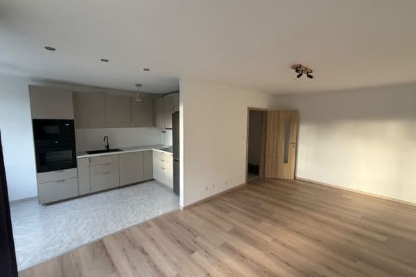 Pronájem bytu 2+kk 56 m², Na Čihadlech, Dobříš Pronájem bytu 2+kk 56 m², Na Čihadlech, Dobříš