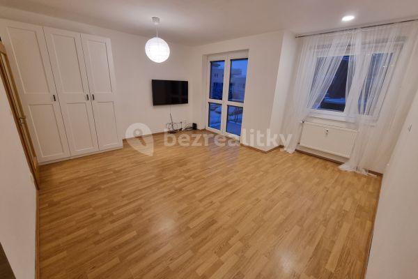 Pronájem bytu 1+kk 35 m², Přeučilova, Hlavní město Praha