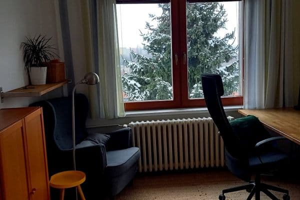 Pronájem bytu 1+kk 50 m², Kralupská, Praha Pronájem bytu 1+kk 50 m², Kralupská, Praha
